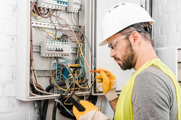 Professional Electrician in Vancouver for Office Electrical Needs
